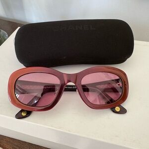 Chanel 5009 Sunglasses – Violet Iridescent Frame w/ Rose Gradient Lenses